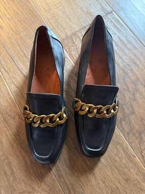 Vionic Black Leather Loafers with Gold Chain Accent
